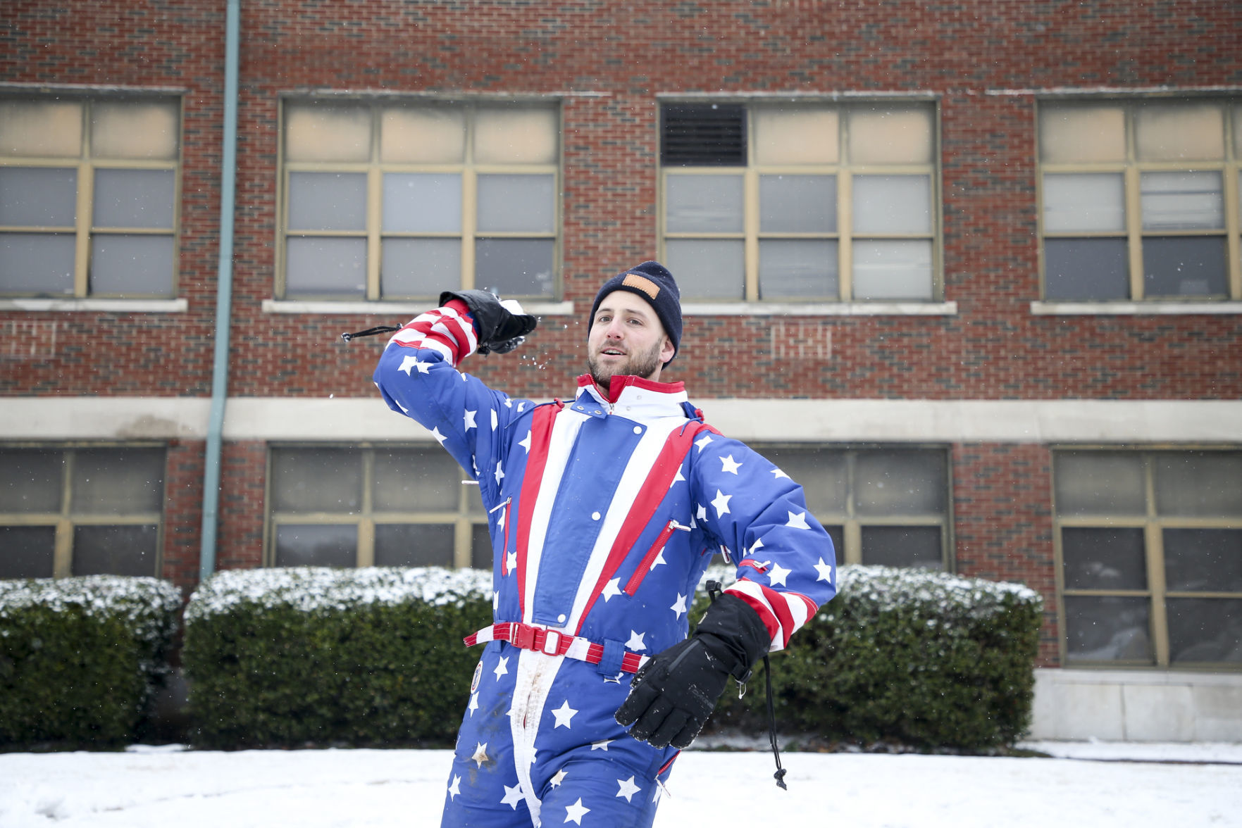 Snow falls on Tulsa area, northeast Oklahoma